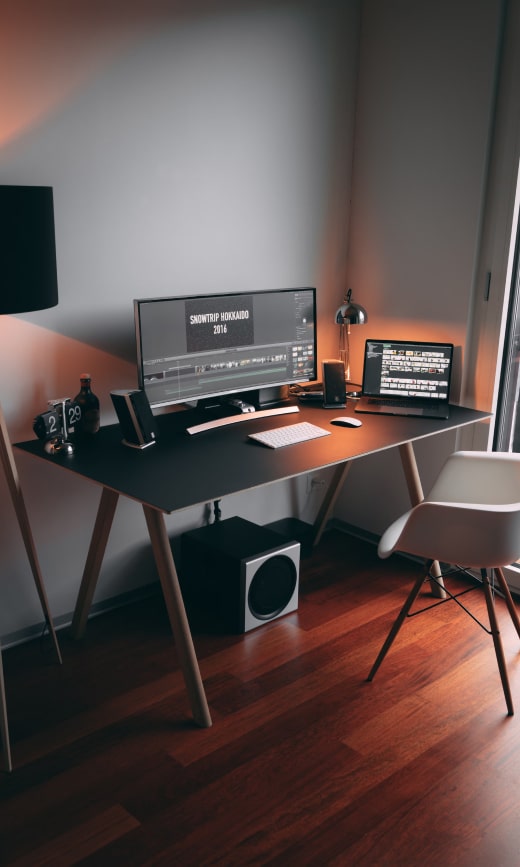 3 Minimalist Desk Setups | elegant desk setup img opt
